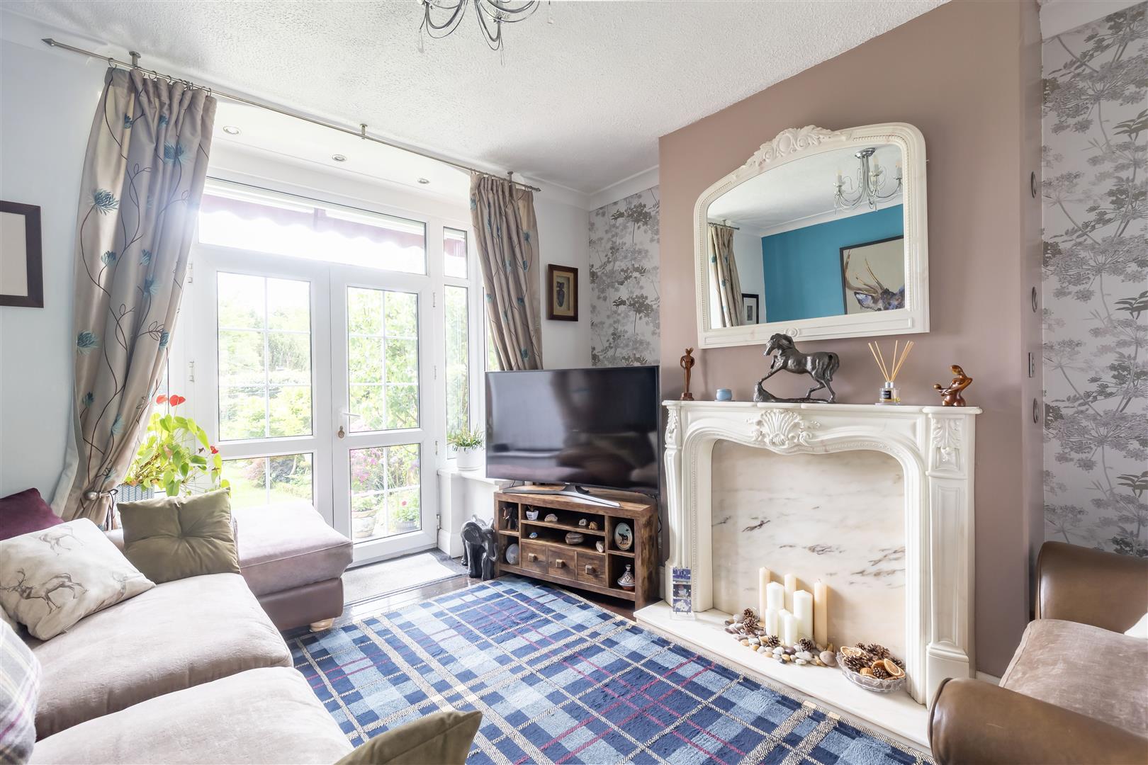 5 bed property in Plodder Lane, Bolton